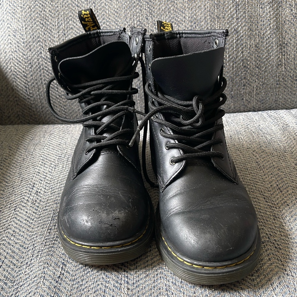 Dr. Martens The Original Bouncing Soles leather lace up boots Size: 6L/5M